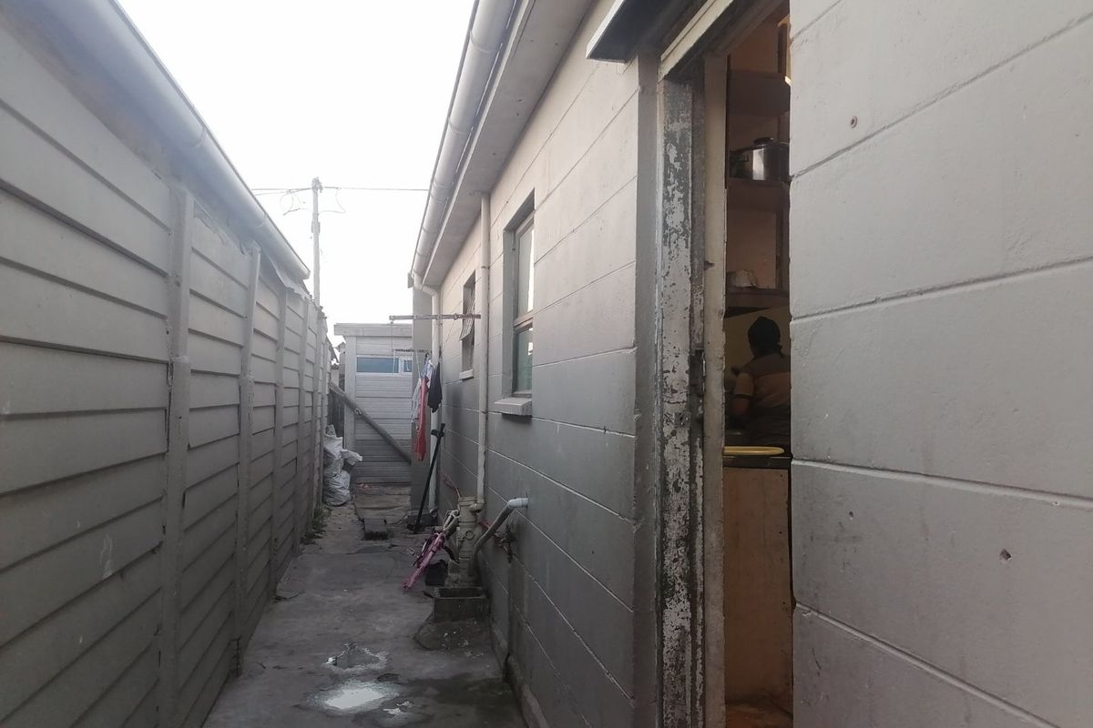 3 bedroom house with seperate entrance for sale - Photo 2