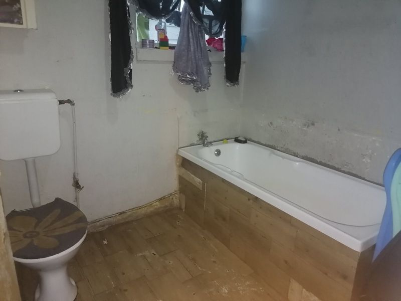 3 bedroom house with seperate entrance for sale - Photo 8