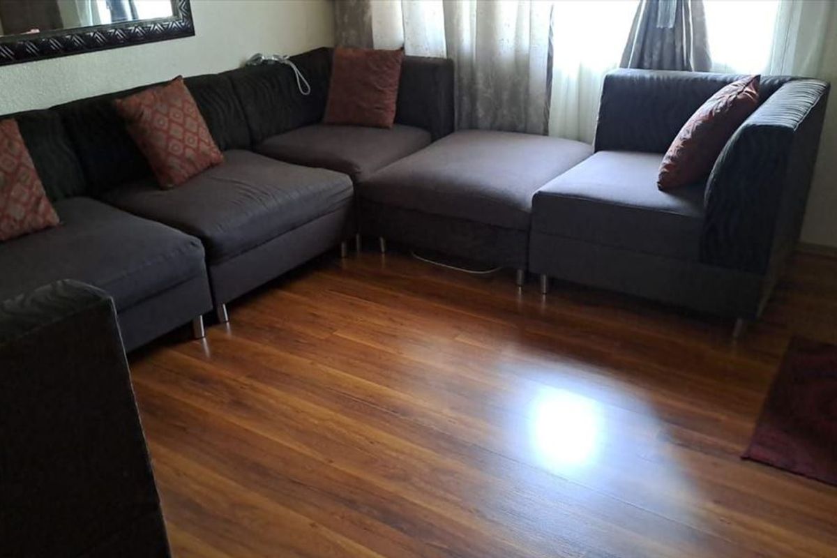 Neat 3-Bedroom Townhouse with Pool - Photo 2