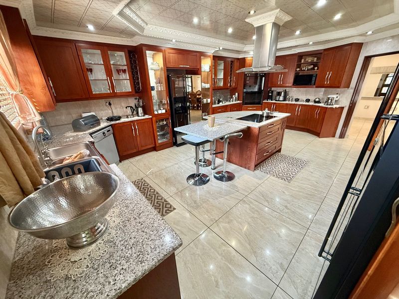 Seize This Spectacular Rare Gem In Aerorand West of 686m2. - Photo 4