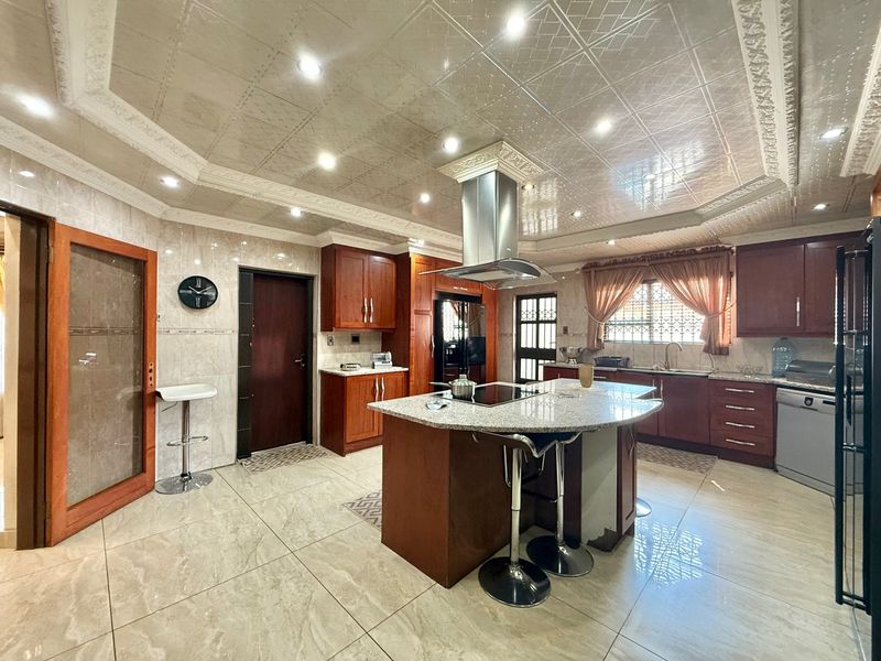 Seize This Spectacular Rare Gem In Aerorand West of 686m2. - Photo 6