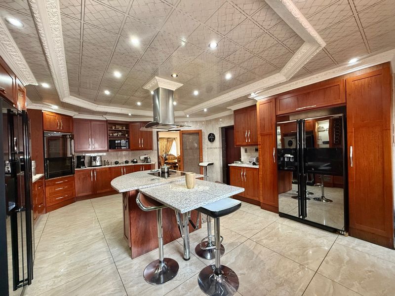 Seize This Spectacular Rare Gem In Aerorand West of 686m2. - Photo 5