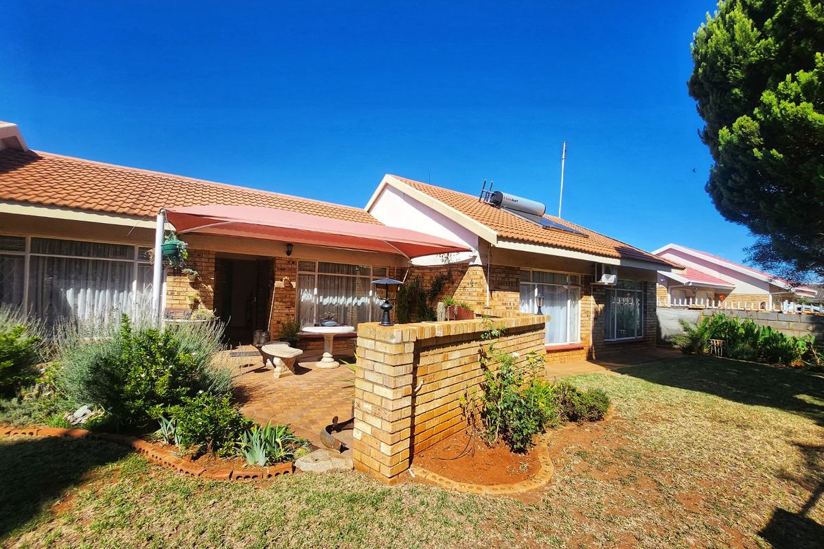 Cosy 3-Bedroom Home with Garden and Borehole in a Convenient Location - Photo 2