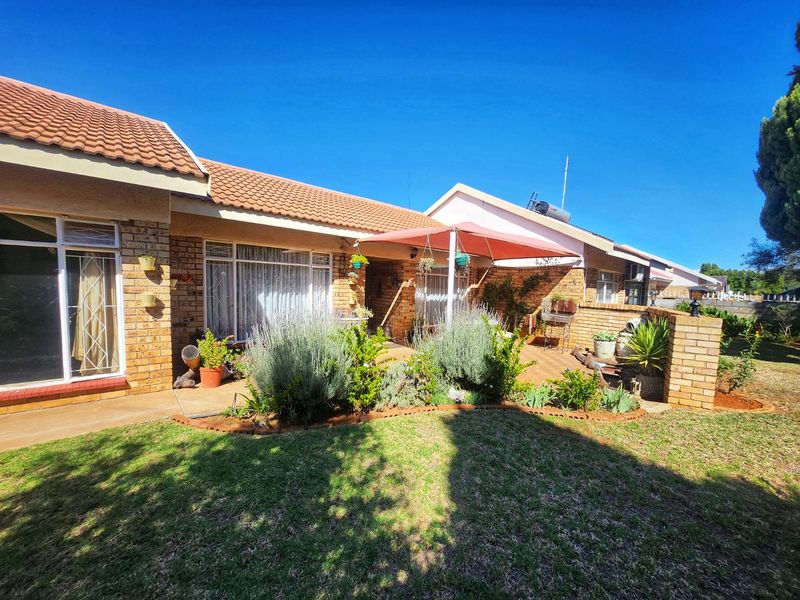 Cosy 3-Bedroom Home with Garden and Borehole in a Convenient Location - Photo 6