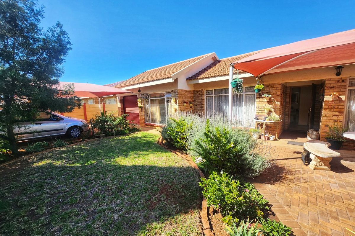 Cosy 3-Bedroom Home with Garden and Borehole in a Convenient Location - Photo 3
