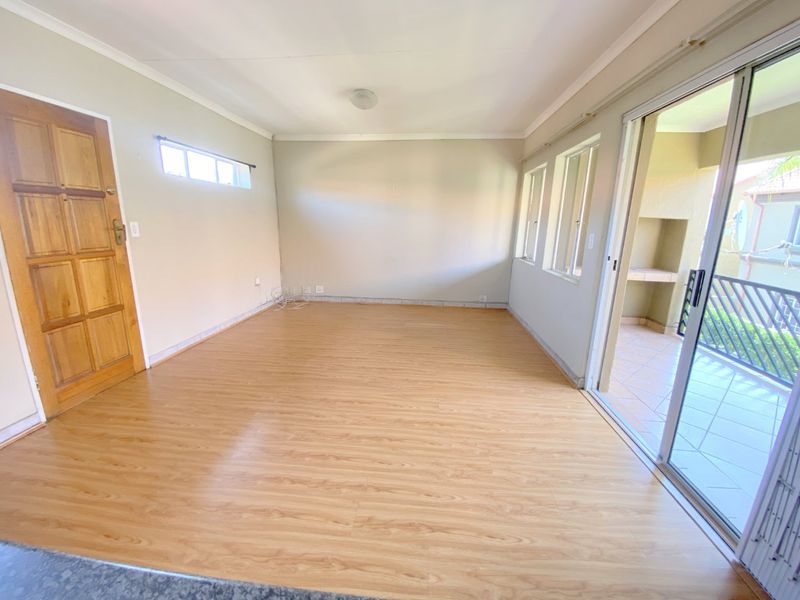 UNDER OFFER No transfer duties. Glen Garden Eden Glen, spacious and sunny 2 bedroom 1 bathroom unit with a garage at a giveaway price of R820 000. - Photo 4