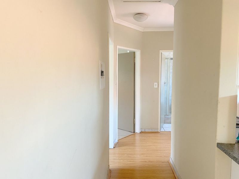 UNDER OFFER No transfer duties. Glen Garden Eden Glen, spacious and sunny 2 bedroom 1 bathroom unit with a garage at a giveaway price of R820 000. - Photo 7