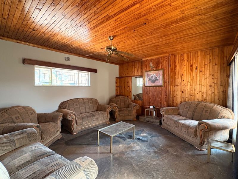 Spacious 3-Bedroom Home with Income-Generating Flat in Flamwood  - Photo 5