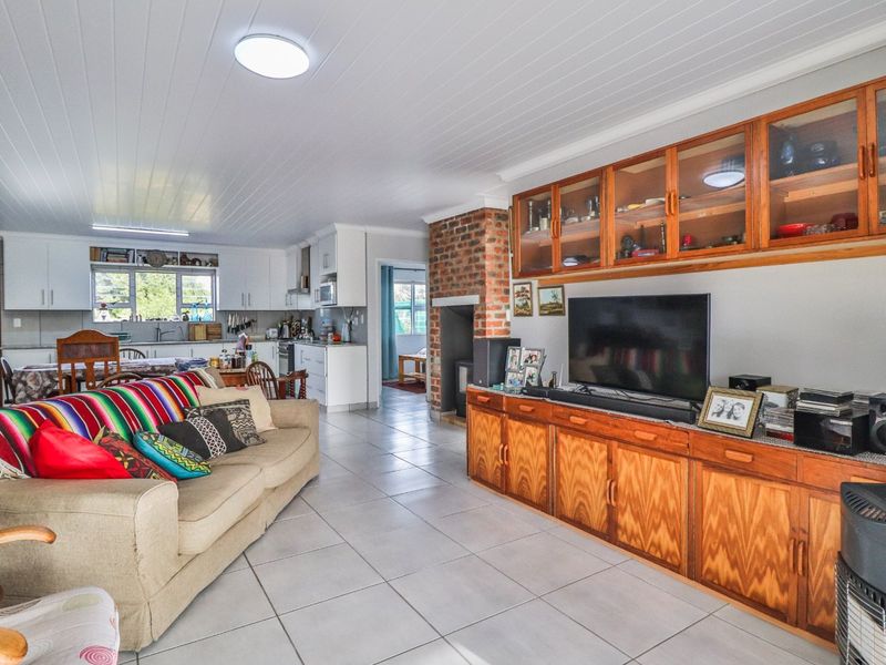 Three bedroom house in Still Bay West  - Photo 8