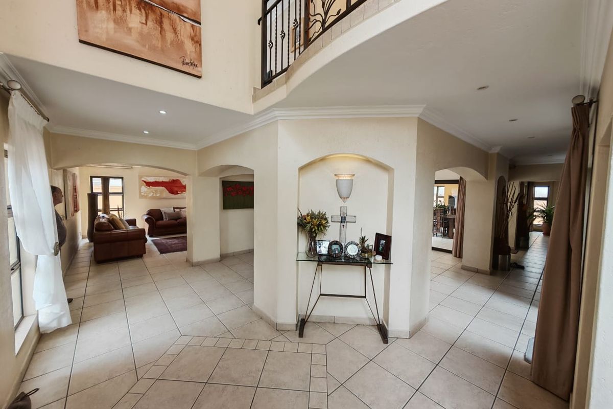 Prestigious Double-Storey Home in Monte Christo Estate, Beyers Park, Boksburg..Not To Be Missed!! - Photo 4