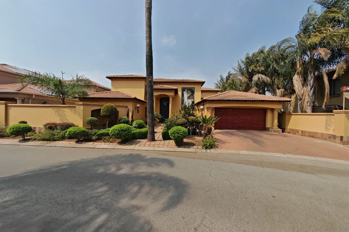 Prestigious Double-Storey Home in Monte Christo Estate, Beyers Park, Boksburg..Not To Be Missed!! - Photo 3