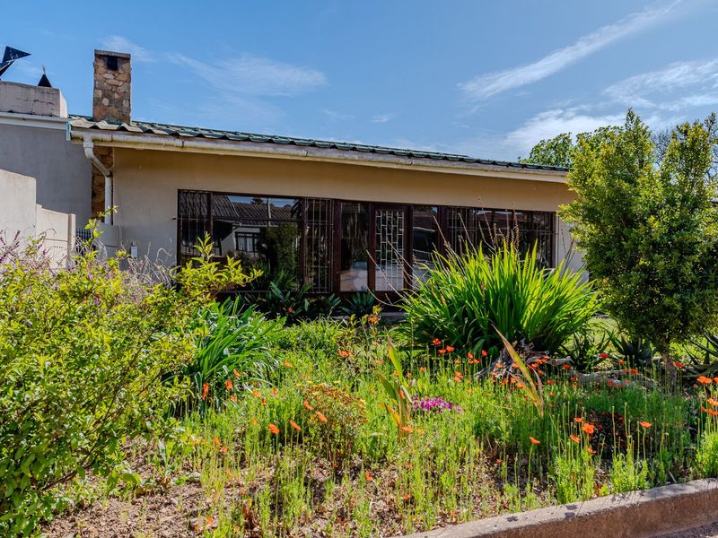 Spacious Family Home with Rental Potential – Riviersonderend - Photo 2