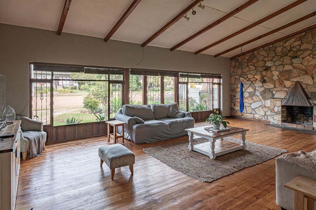 Spacious Family Home with Rental Potential – Riviersonderend - Photo 4