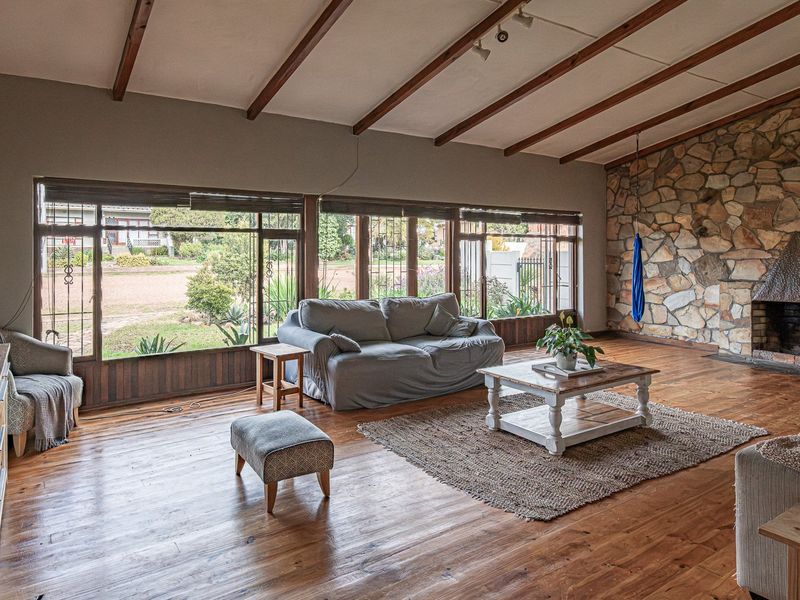 Spacious Family Home with Rental Potential – Riviersonderend - Photo 4