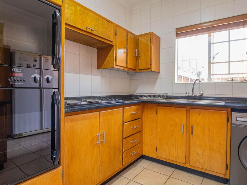 Hidden Gem in Highway Gardens - Photo 9