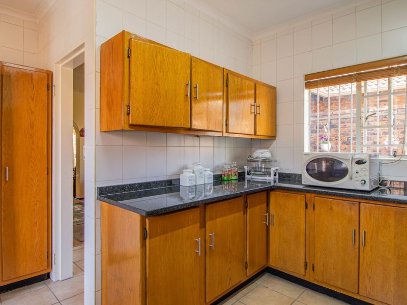 Hidden Gem in Highway Gardens - Photo 10