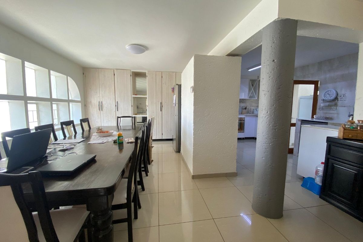 Spacious Double-Storey Family Home in Roodekrans - Photo 5