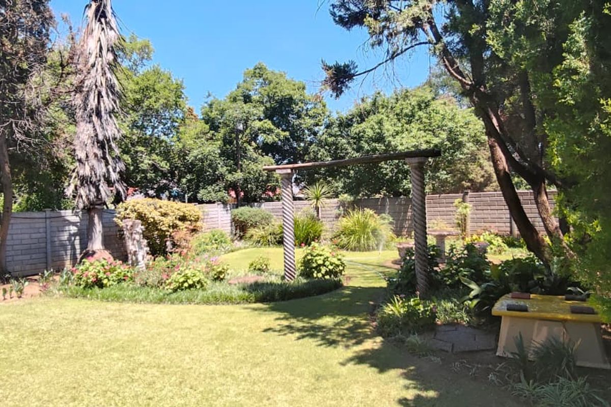 Move-In Ready Gem in La Hoff – Space, Comfort & Lifestyle! - Photo 3