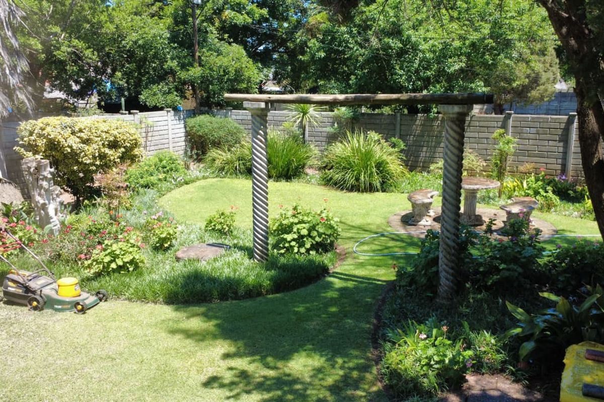 Move-In Ready Gem in La Hoff – Space, Comfort & Lifestyle! - Photo 2