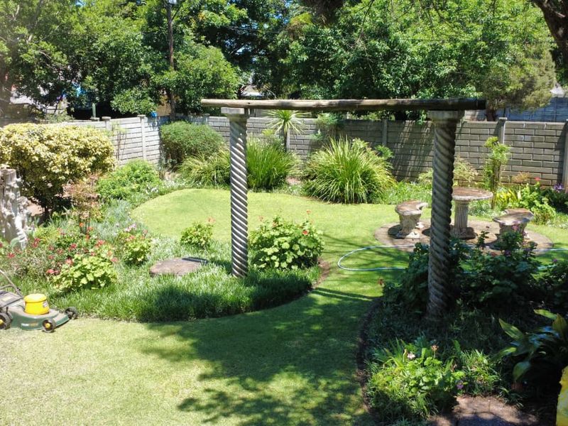 Move-In Ready Gem in La Hoff – Space, Comfort & Lifestyle! - Photo 2