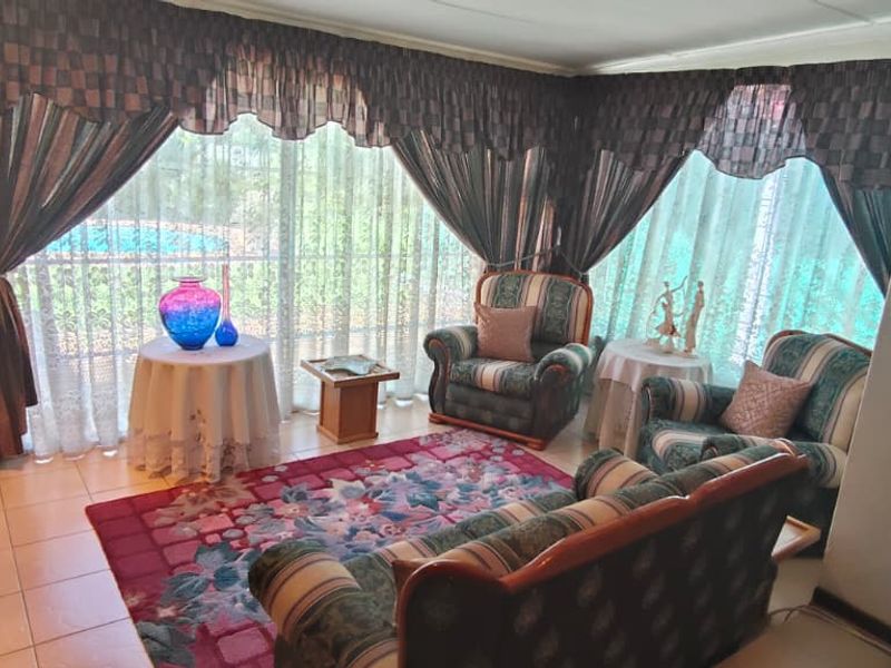 Move-In Ready Gem in La Hoff – Space, Comfort & Lifestyle! - Photo 6