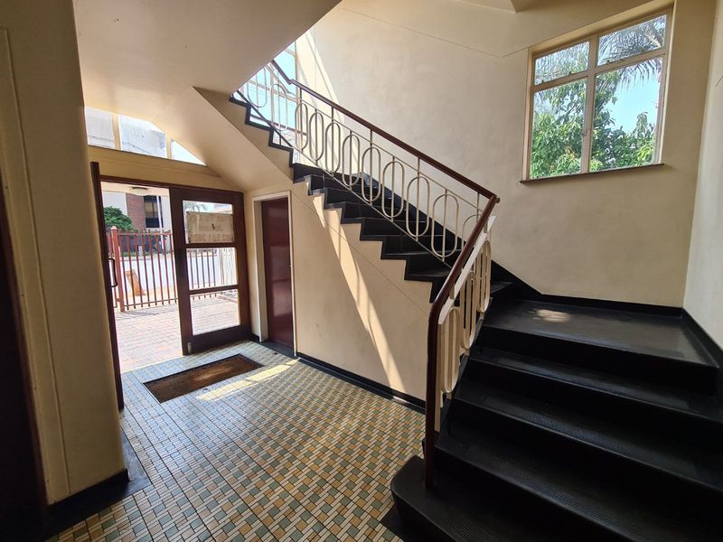 RESIDENTIAL BUILDING IN ARCADIA FOR SALE - 2 KM TO TUT/TVET IDEAL FOR STUDENT ACCOMMODATION - Photo 3