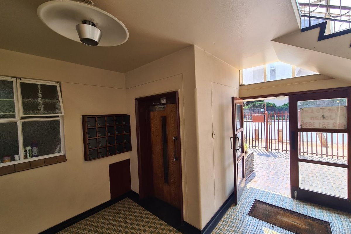 RESIDENTIAL BUILDING IN ARCADIA FOR SALE - 2 KM TO TUT/TVET IDEAL FOR STUDENT ACCOMMODATION - Photo 4