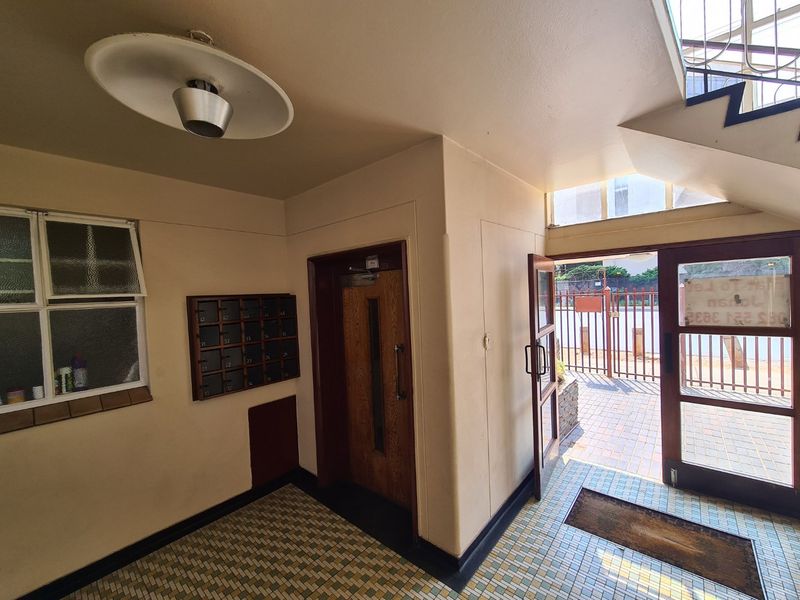 RESIDENTIAL BUILDING IN ARCADIA FOR SALE - 2 KM TO TUT/TVET IDEAL FOR STUDENT ACCOMMODATION - Photo 4