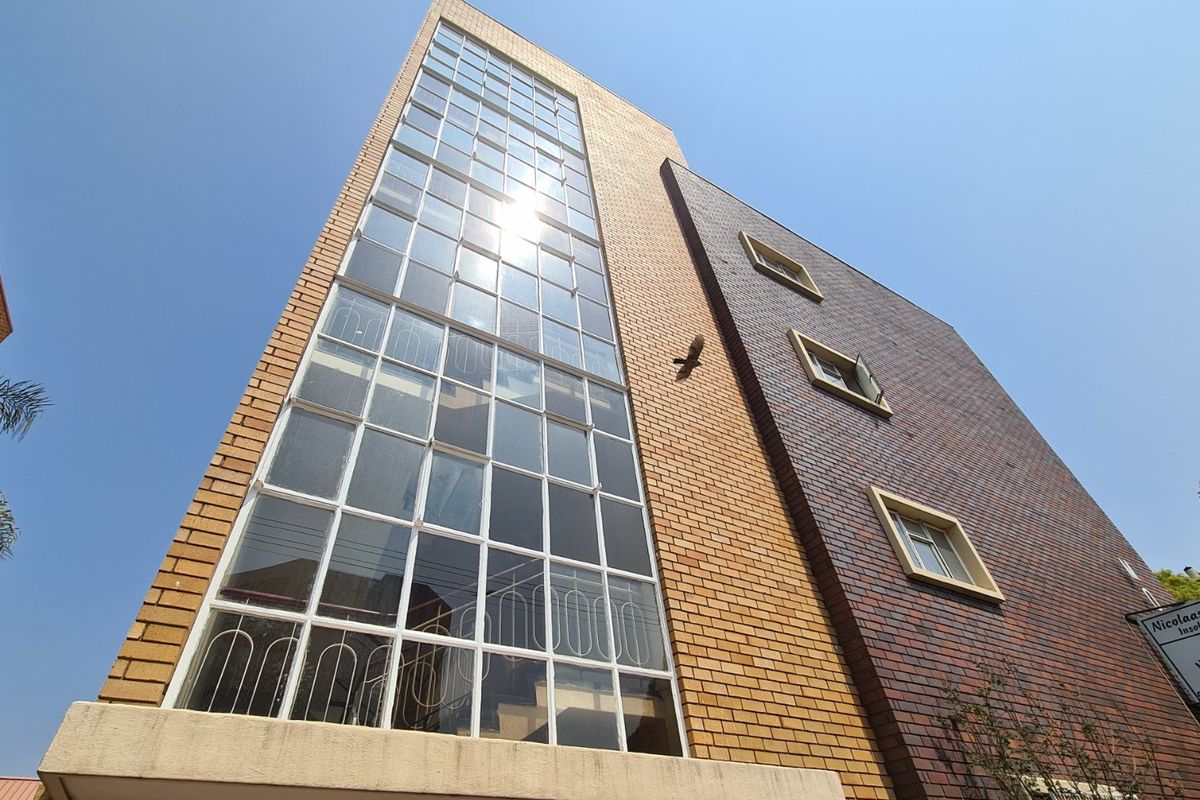 RESIDENTIAL BUILDING IN ARCADIA FOR SALE - 2 KM TO TUT/TVET IDEAL FOR STUDENT ACCOMMODATION - Photo 2