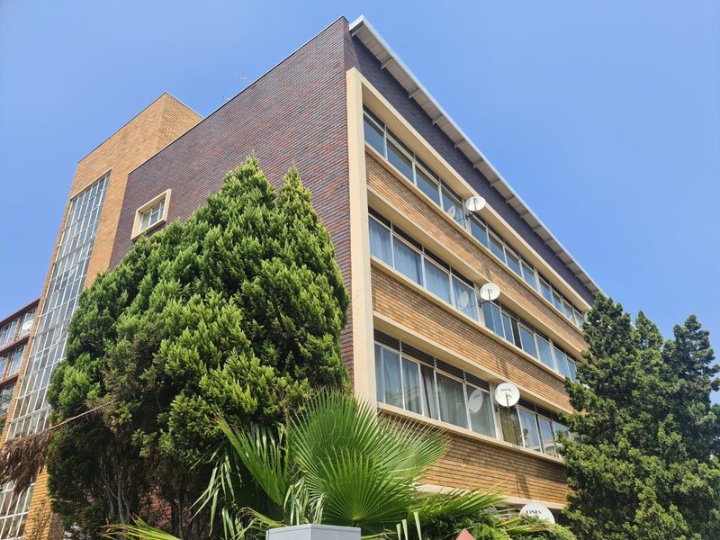RESIDENTIAL BUILDING IN ARCADIA FOR SALE - 2 KM TO TUT/TVET IDEAL FOR STUDENT ACCOMMODATION - Photo 2