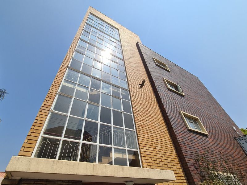 RESIDENTIAL BUILDING IN ARCADIA FOR SALE - 2 KM TO TUT/TVET IDEAL FOR STUDENT ACCOMMODATION - Photo 1