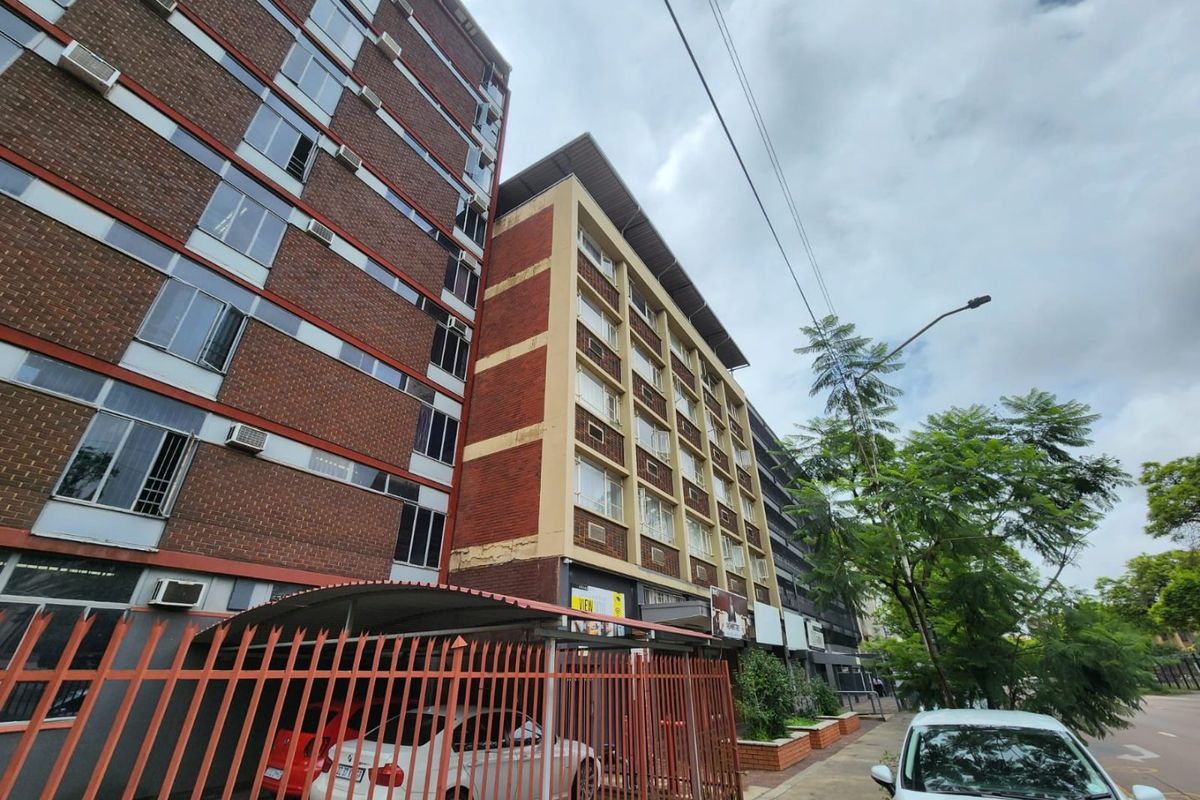 Modern Building for sale, fully let and ideal for NSFAS Student Accommodation - Photo 4