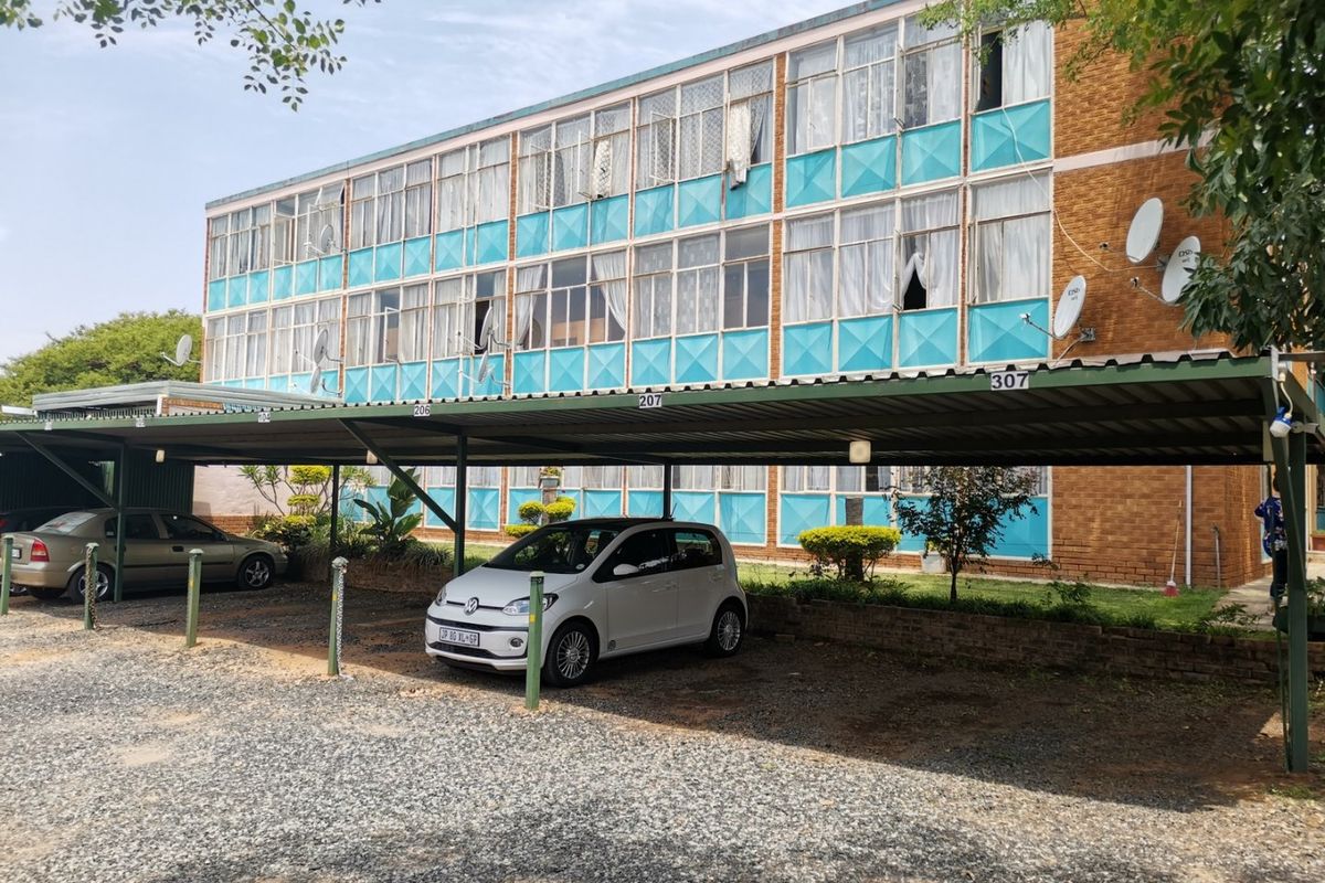 35 X UNIT APARTMENT BUILDING - STUDENT ACCOMMODATION FOR 157 X BEDS  NO TRANSFER DUTY - Photo 5