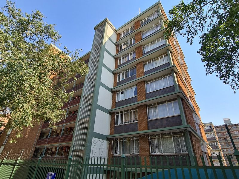 TWIN BUILDINGS WITH GARDEN FOR SALE IN SUNNYSIDE EAST - IMMACULATE CONDITION, FULLY TENANTED - Photo 4