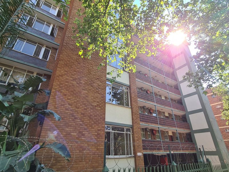 TWIN BUILDINGS WITH GARDEN FOR SALE IN SUNNYSIDE EAST - IMMACULATE CONDITION, FULLY TENANTED - Photo 6