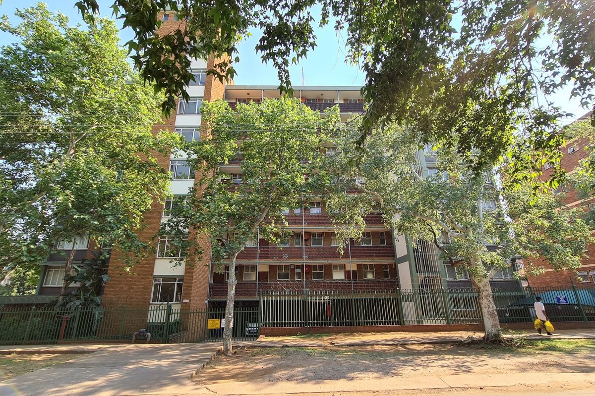 TWIN BUILDINGS WITH GARDEN FOR SALE IN SUNNYSIDE EAST - IMMACULATE CONDITION, FULLY TENANTED - Photo 5