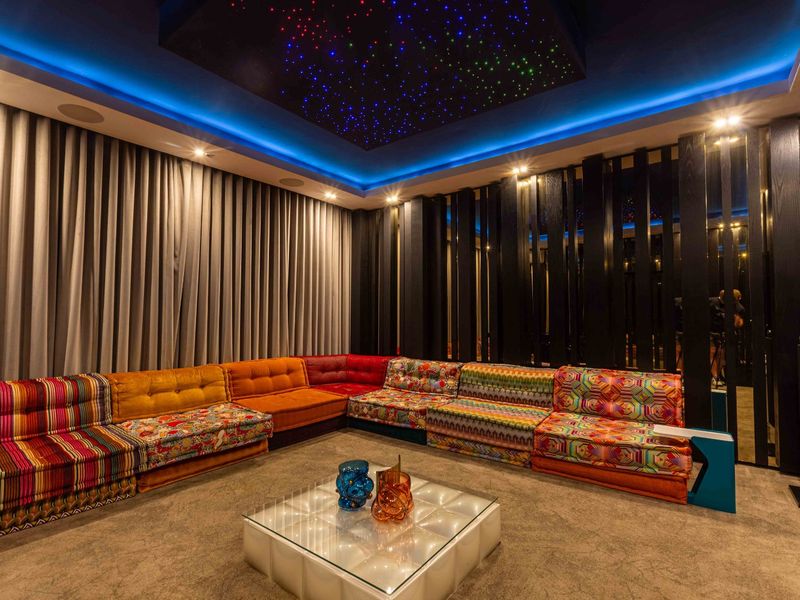 WARP D ARCHITECTS ULTRA-MODERN MASTERPIECE IN LOMBARDY ESTATE - Photo 5