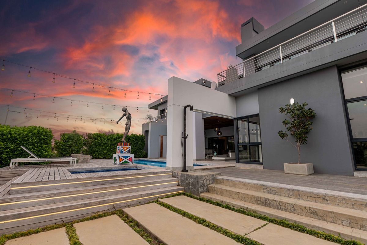 WARP D ARCHITECTS ULTRA-MODERN MASTERPIECE IN LOMBARDY ESTATE - Photo 2