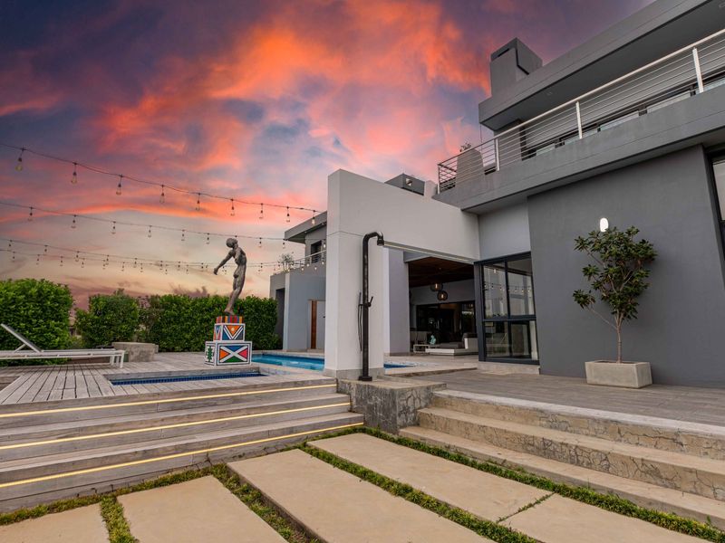 WARP D ARCHITECTS ULTRA-MODERN MASTERPIECE IN LOMBARDY ESTATE - Photo 2