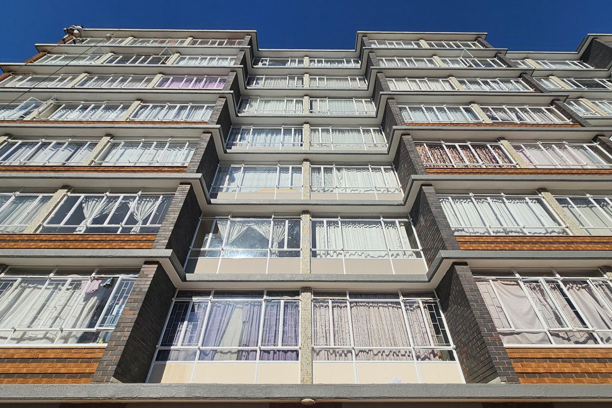 RENOVATED RESIDENTIAL BUILDING FOR SALE IN SUNNYSIDE - NO LOADSHEDDING - Photo 2