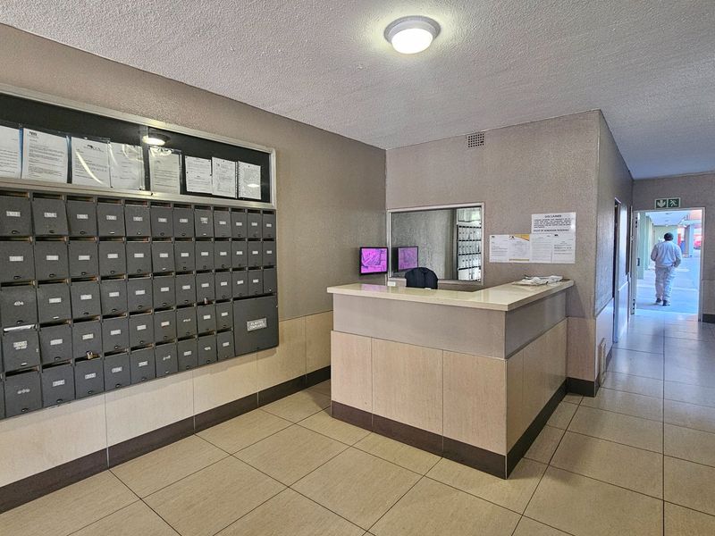 RENOVATED RESIDENTIAL BUILDING FOR SALE IN SUNNYSIDE - NO LOADSHEDDING - Photo 4