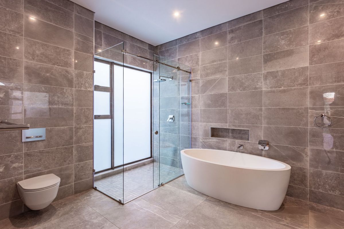 Spectacular 4 bedroom home in Lombardy Estate - currently leased - Photo 4