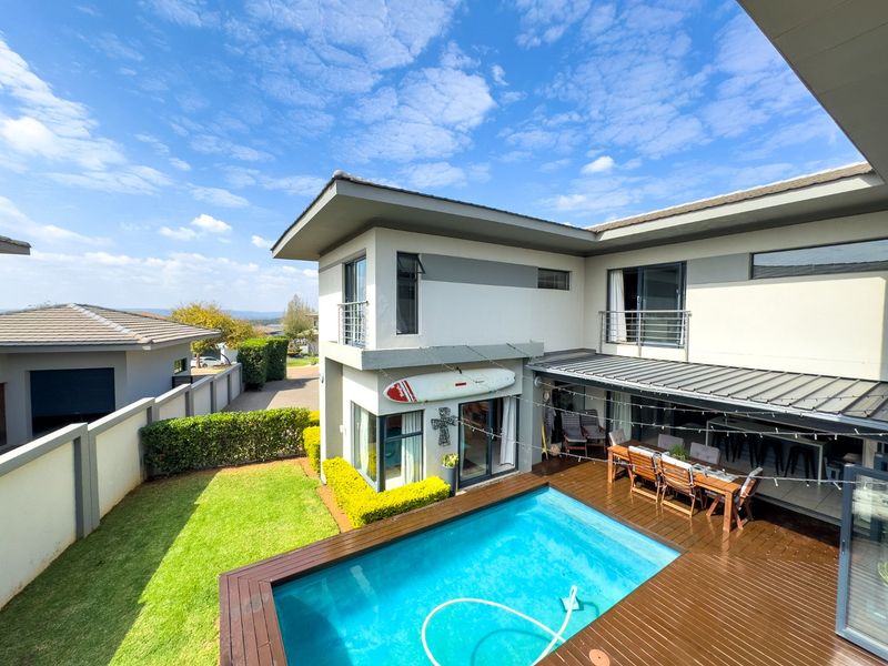 Immaculate Property in Lombardy Estate with Private Pool and Water Reserve - Photo 3