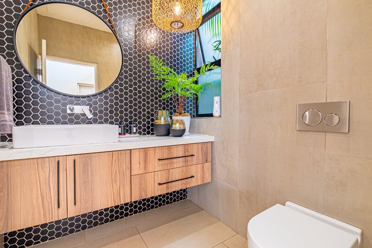 Exquisite 3 Bedroom modern home for sale in Lombardy Estate  - Photo 5