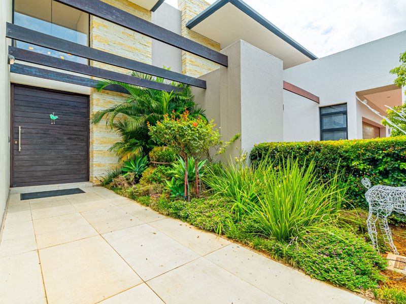 Exquisite 3 Bedroom modern home for sale in Lombardy Estate  - Photo 9