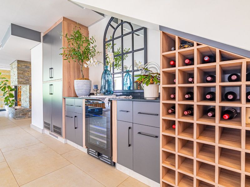 Exquisite 3 Bedroom modern home for sale in Lombardy Estate  - Photo 2