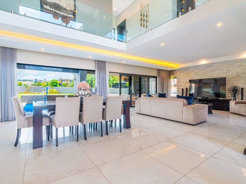 ULTRA-MODERN LUXURY AND STYLE IN LOMBARDY ESTATE ON GREEN BELT - Photo 7