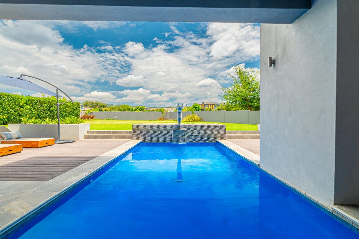 ULTRA-MODERN LUXURY AND STYLE IN LOMBARDY ESTATE ON GREEN BELT - Photo 5