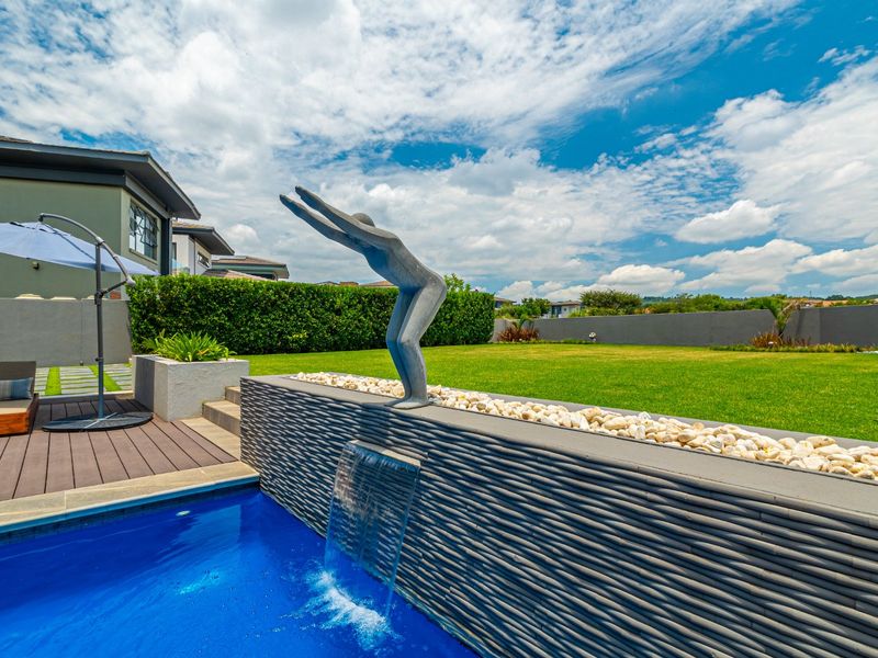 ULTRA-MODERN LUXURY AND STYLE IN LOMBARDY ESTATE ON GREEN BELT - Photo 4