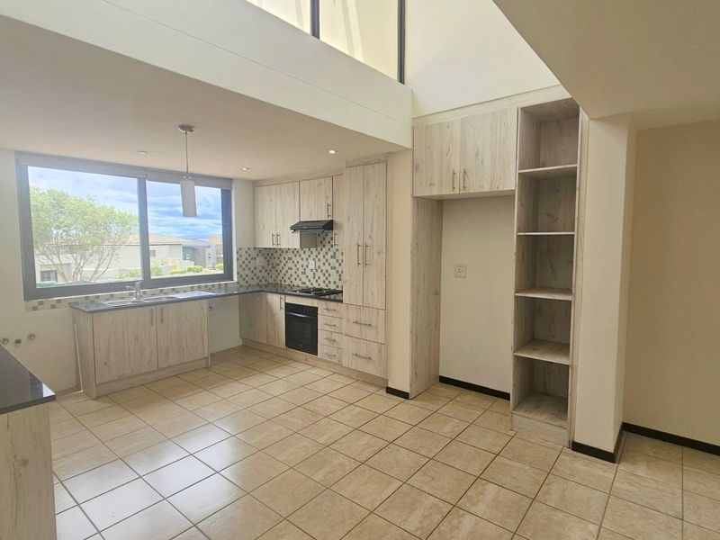 Ultra-modern Lombardy Estate 1 Bedroom Full Title Home - Photo 5